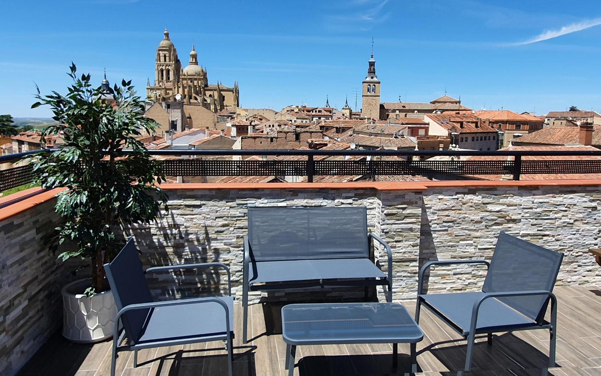 Real Segovia Apartments By Recordis Hotels Eksteriør billede
